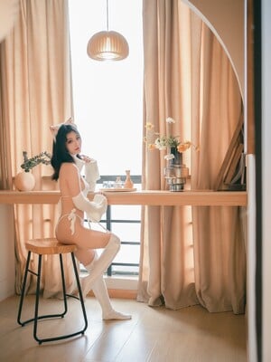 Taoliang Ah - Sweater Putih