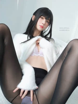 [Mata dan iblis w] sweter sutra hitam