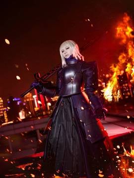 "Fate Stay Night" Artoria Pendragon Heaven's Feel's Cosplay