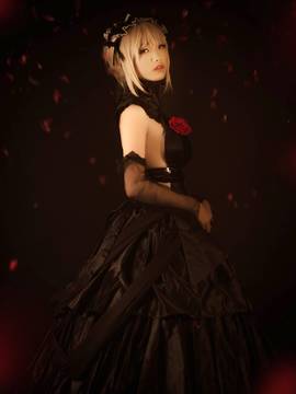 "Fate Stay Night" Gaun Penggemar Black-Out Sabre