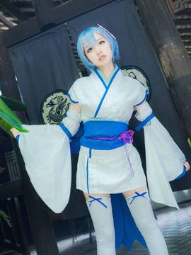 "Kehidupan di Dunia Lain Dari Awal," Masa Kecil Kimono