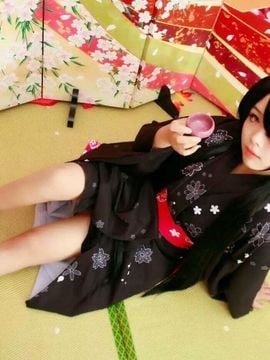 "Battle" Tokizaki Kuromi telah melukis kimono hitam c o s p l a y