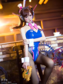 Overwatch D.va Bunny Cosplay