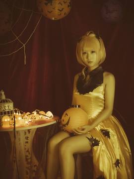 Halloween Halloween "Wing"!
