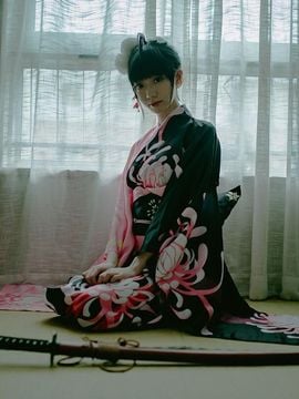 Dua ritual dan kimono cos