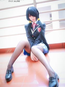 Tokisaki Kurosan. Versi seragam sekolah