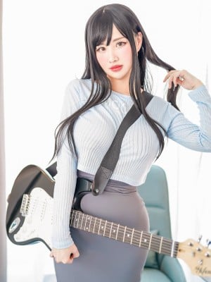 Kaya Huang - guitar meimei