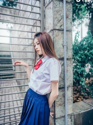 Yanyan bắt được tay cầm của em gái tôi