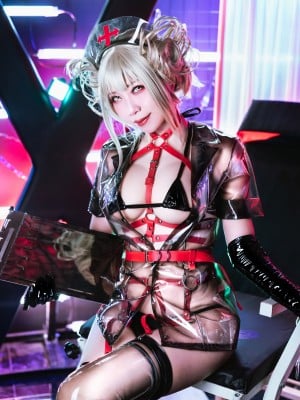 Xiao -Aki Toga Himiko - Y tá