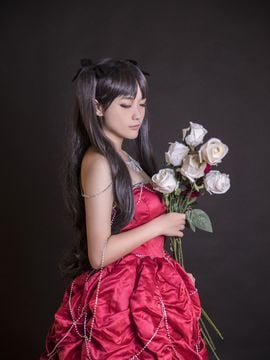 Gaun ulang tahun ke 10 tosaka rin