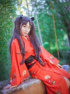 Nah, tentu saja saya harus memakai yukata di musim panas!