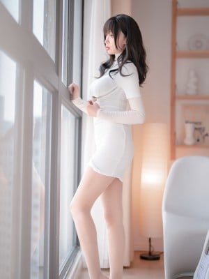 Saudari Senior Xuan Xiao, Gitar Sister Shredded Pork Lengan