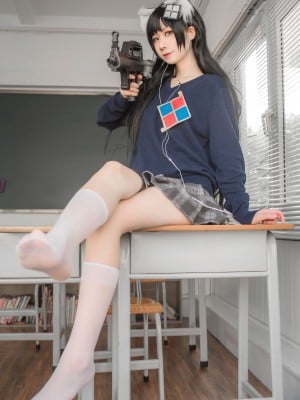 Izumi Zumi Peach - Gadis Frontline 95