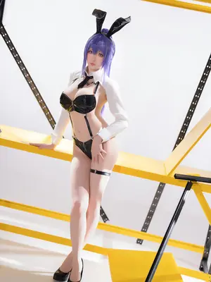 Bintang: Chichi - 25 Februari Plan B Painter Fan Yuna Bunny Girl