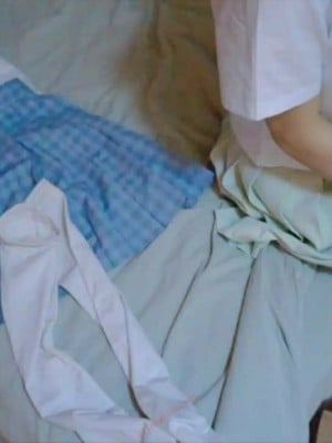 Evil Demon Nuannuan & Chitose Jiao & Ruan Ruan Berbaring di Bedsheets - 3P Pengalaman Pertama
