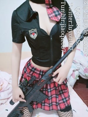 Chen Jiaojiao (Concubine Kecil Manis) - Rok pendek dengan payudara terbuka
