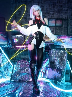 Hươu tám tuổi em bé - Cyberpunk: The Edge Walker Lucy