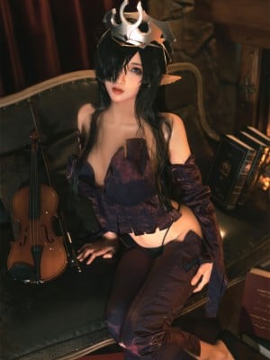 Bánh quy hạnh nhân - Queen Black Beast Elf