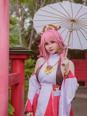 Maeha Rissoft 344 "Yae Kamiko" - Koleksi Foto Cosplay Genshin Dampak