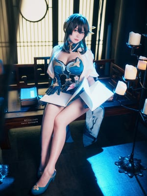 Frost Moon Shimo sụp đổ: Ngôi sao đường sắt Ruan Mei được mặc quần áo