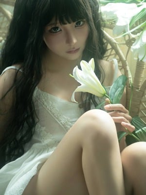 Silly Momo – Suspender Putih Anggota 2024