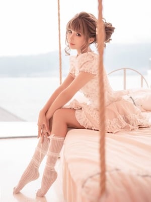 Momo Konyol – Lolita Baru