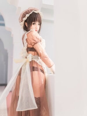 Benang Momo-Momo True Love Edition yang Bodoh-Pembantu Luar Ruangan