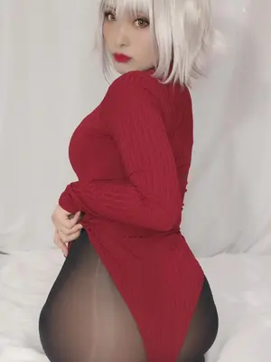 Luo Li LoLiSAMA - Sweater Merah Jeanne Hitam FGO
